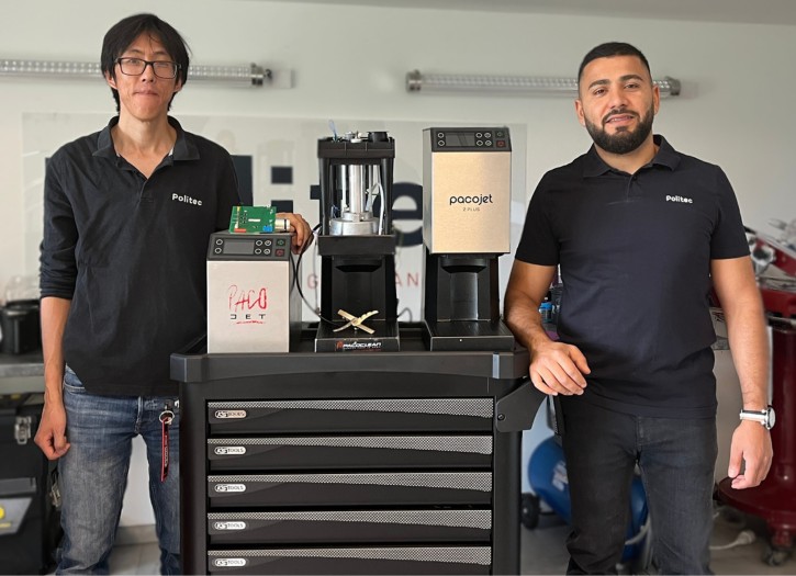 Christophe et Ersan du service technique Politec