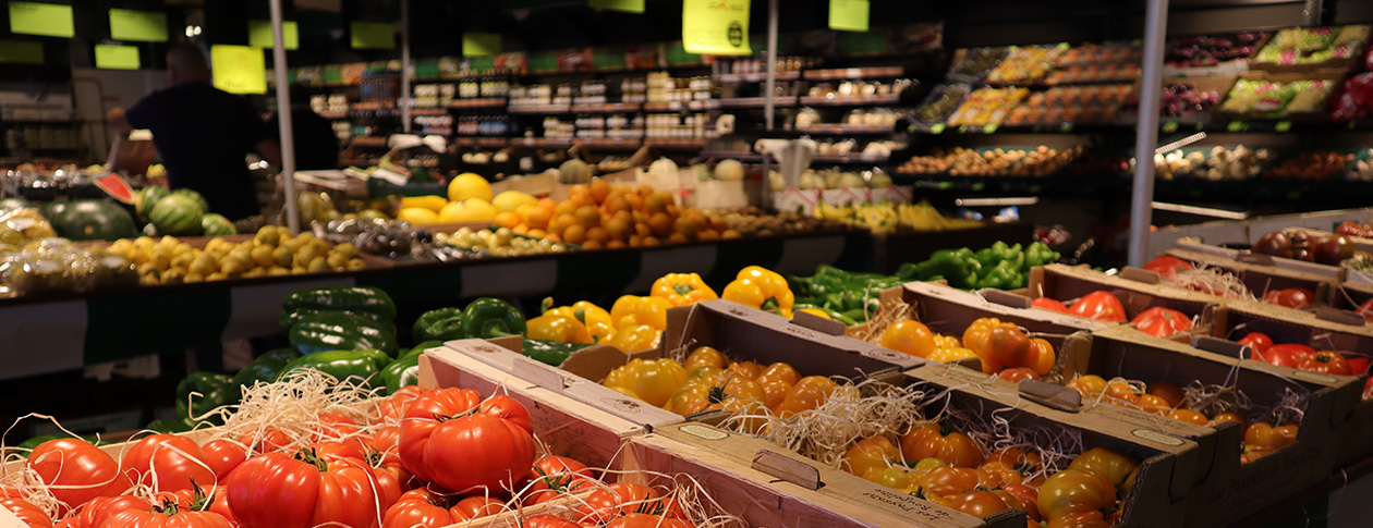 rayon fruits et légumes supermarché