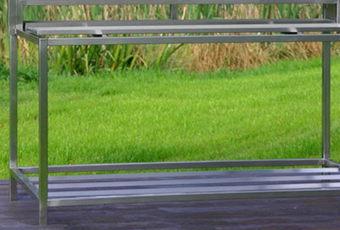 Structure inox stable avec étagère basse